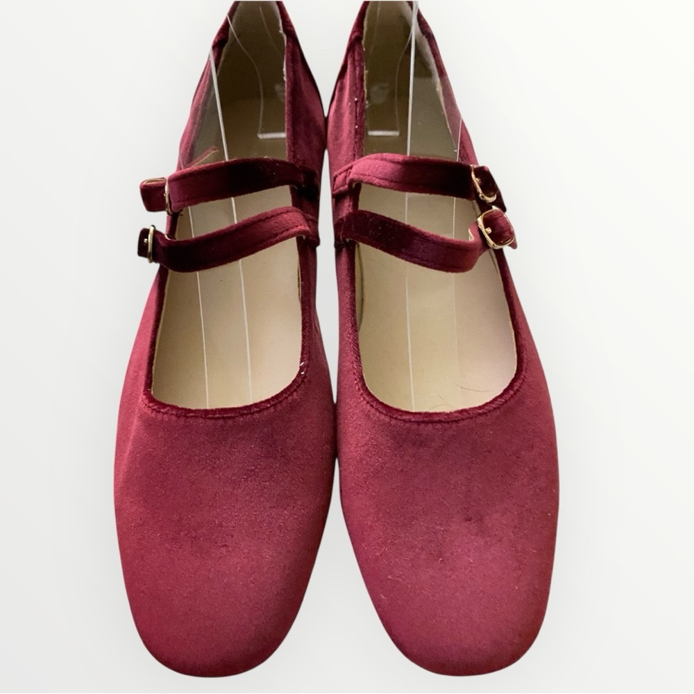 NWOT GAP Red Velvet Double Strap Mary Jane Flat Shoe Size 7
